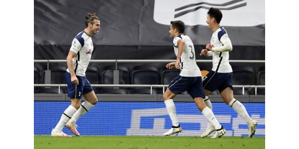 Gareth Bale marque son premier but à Tottenham Hotspur Gareth Bale marque son premier but à Tottenham Hotspur